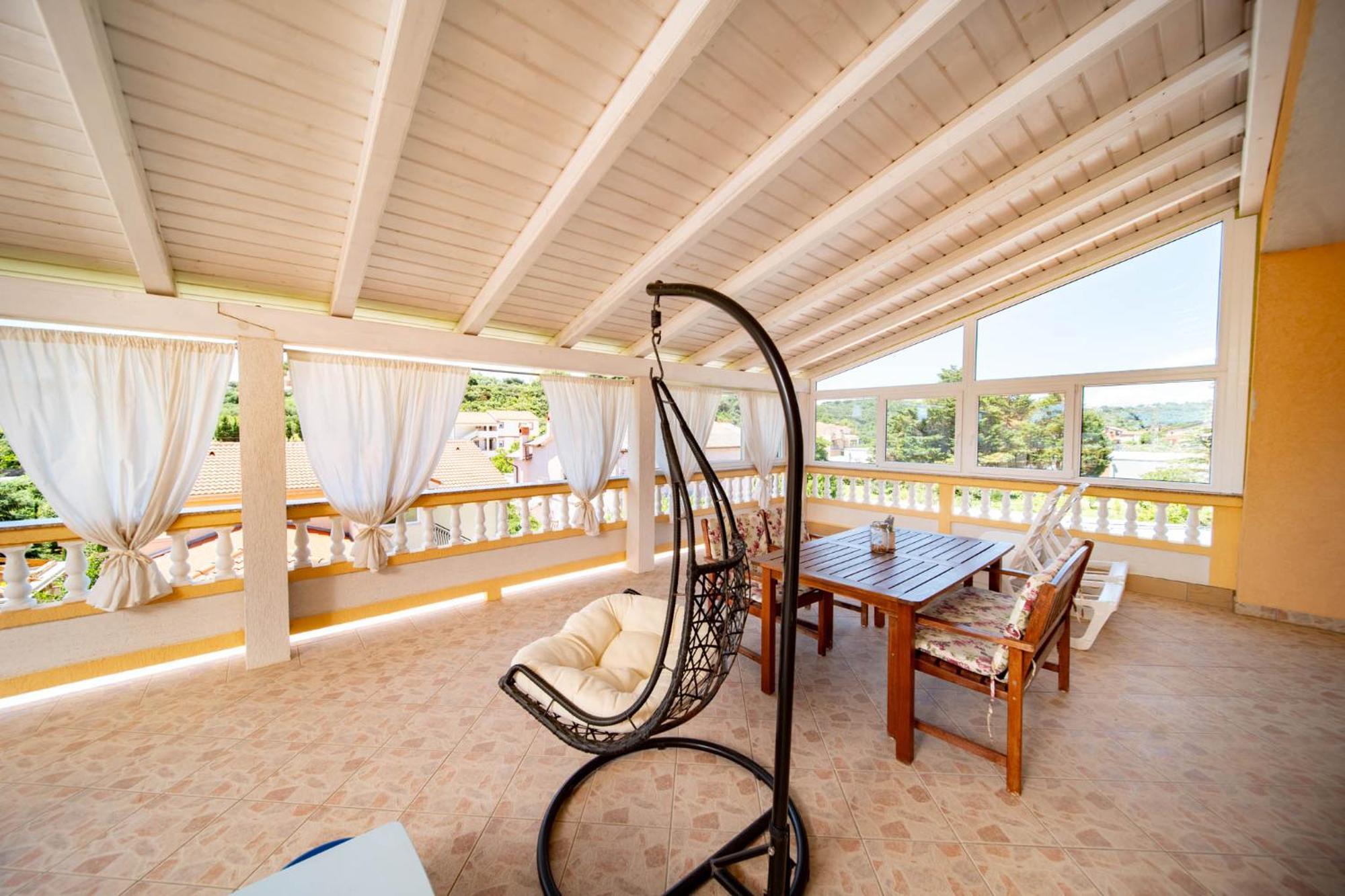 Foric Apartments With Outdoor Heated Pool راب المظهر الخارجي الصورة