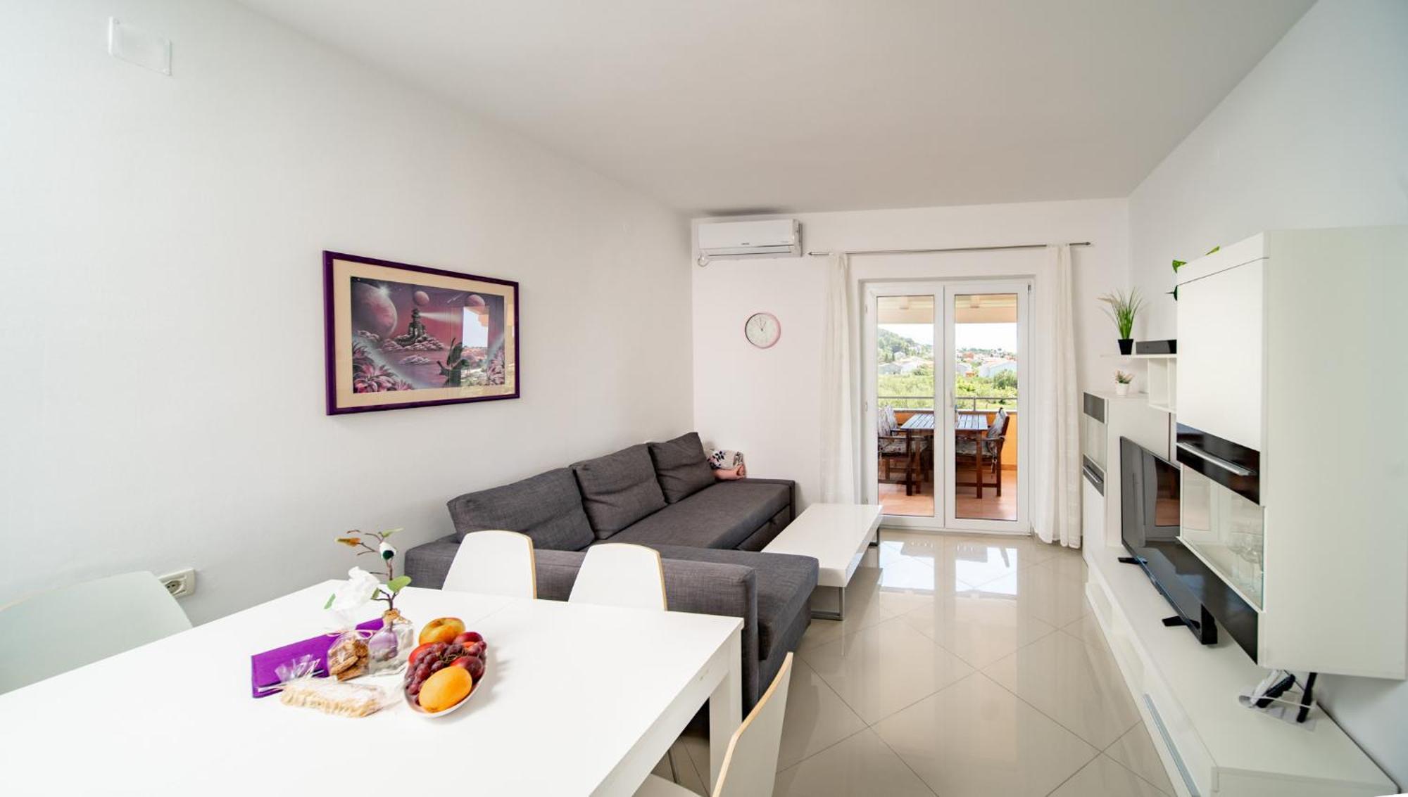 Foric Apartments With Outdoor Heated Pool راب المظهر الخارجي الصورة