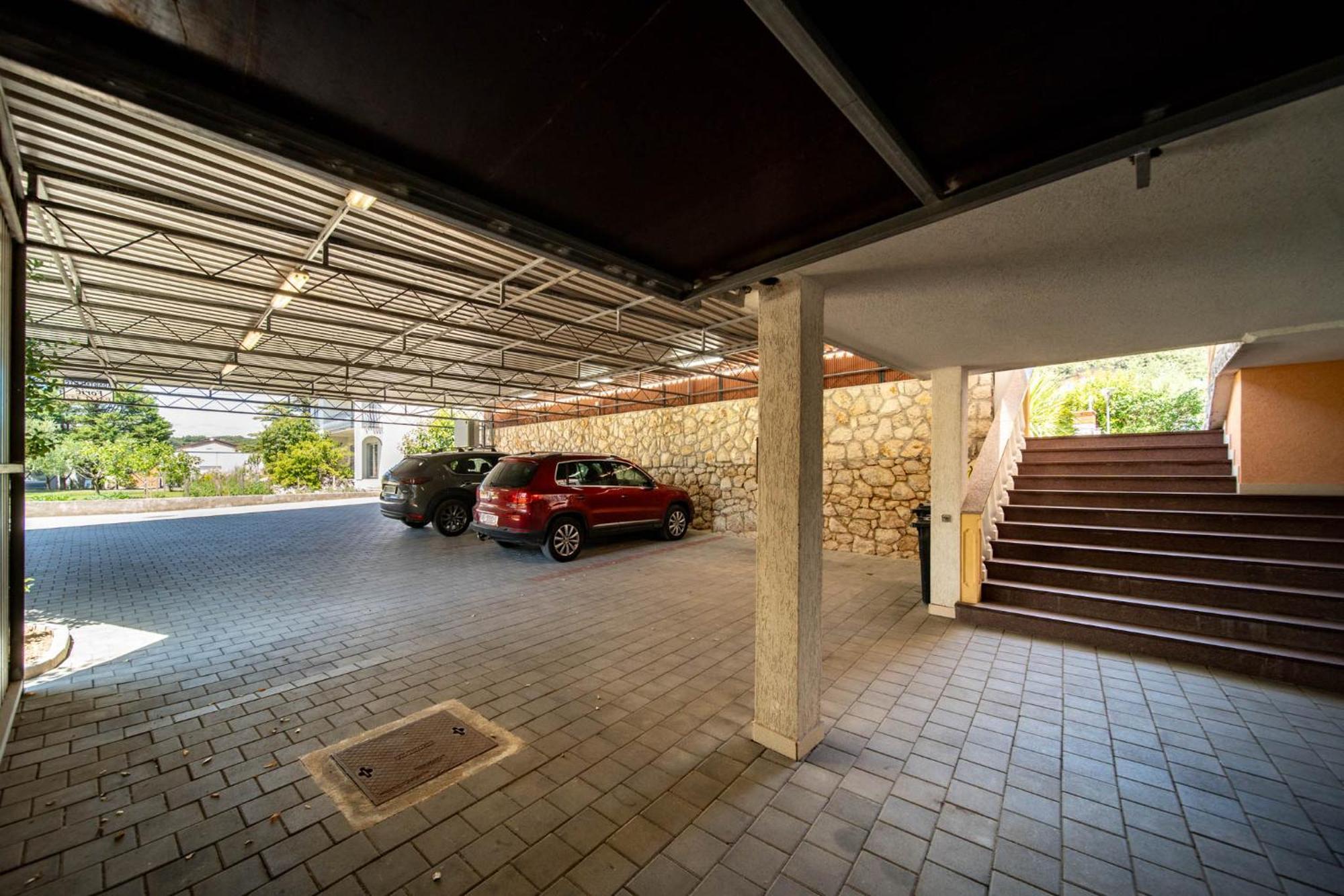 Foric Apartments With Outdoor Heated Pool راب المظهر الخارجي الصورة
